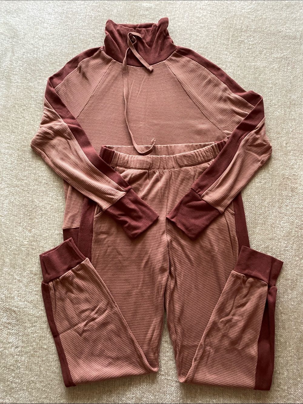 Monrow Women’s Two-Tone Mauve Lounge Set - Long Sleeve Top & Joggers Size Small